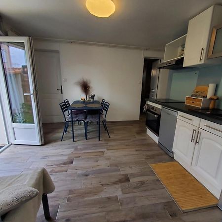 Appart 28M2 Avec Jardin Et Parking Prives, Chambre Separee Milhaud Exterior foto